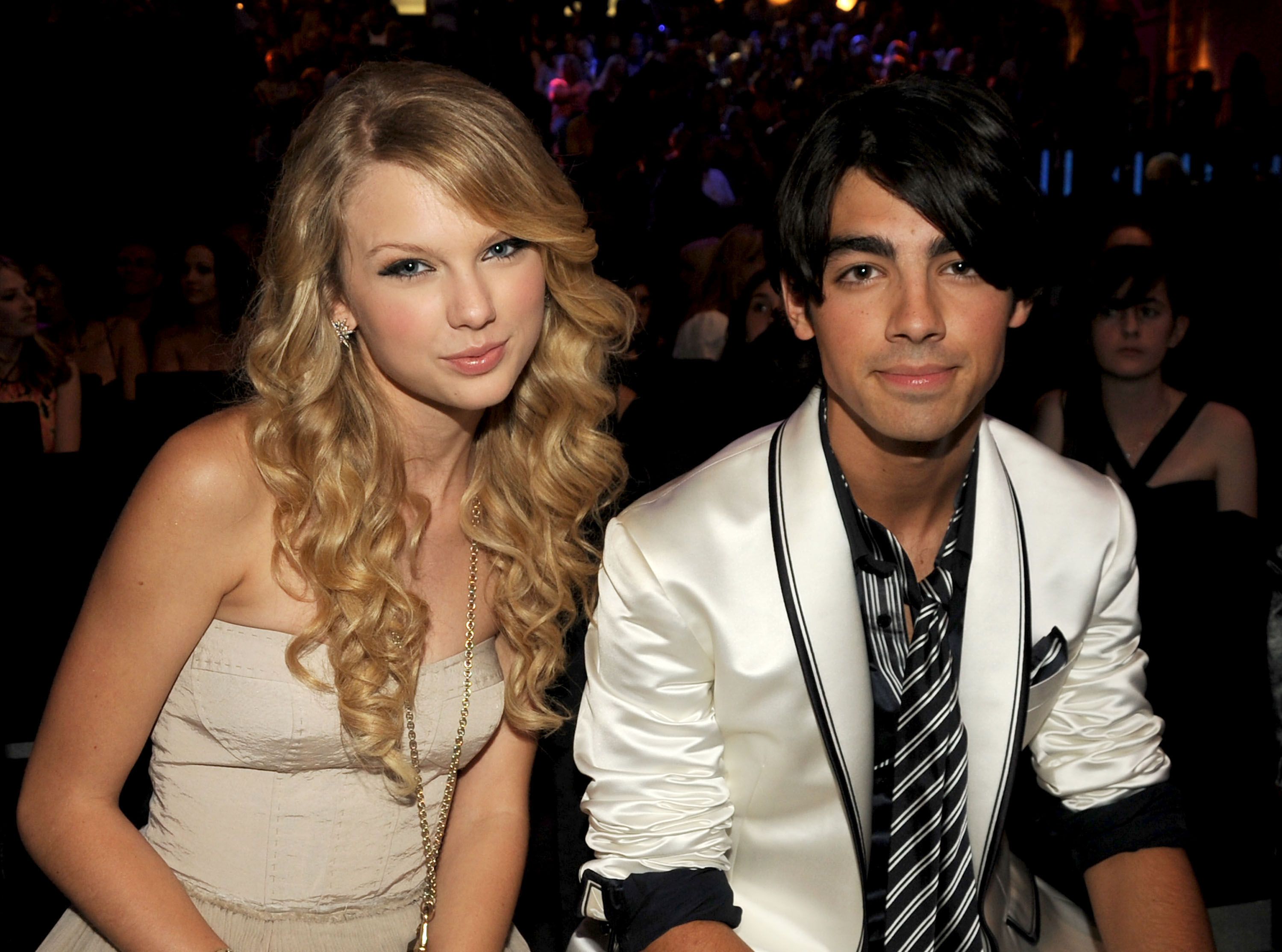 Joe Jonas On Gigi Hadid Taylor Swift And Demi Lovato Joe