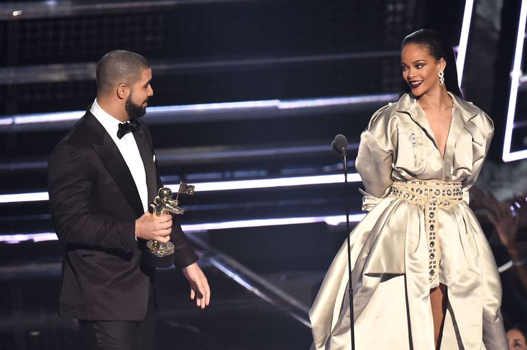 Drake and Rihanna's VMA Speeches - Rihanna Accepts Vanguard Award at ...