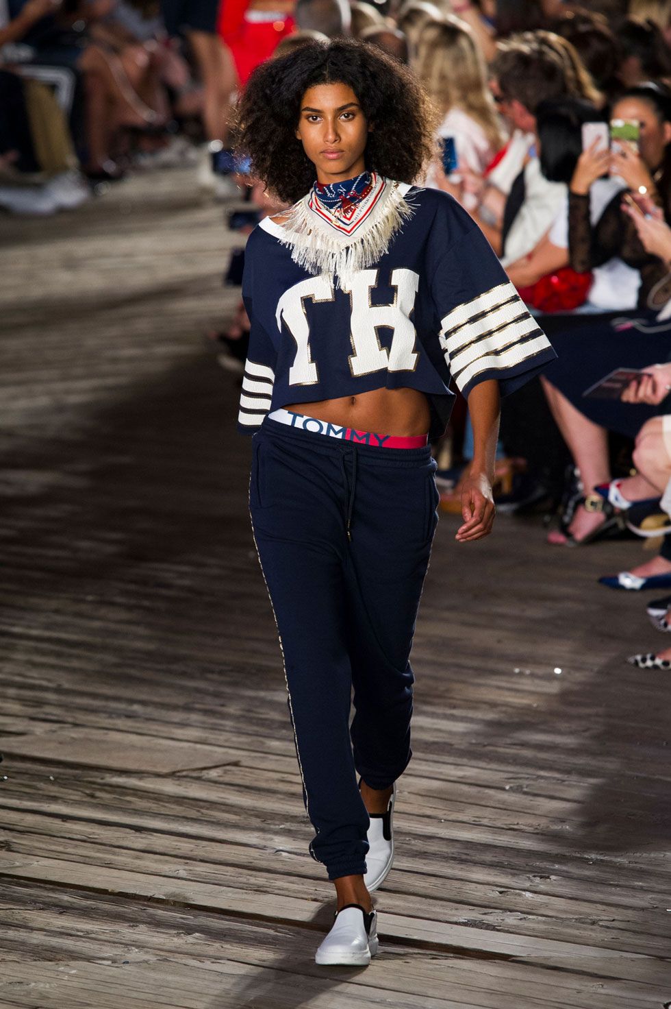 helling opbouwen De schuld geven 37 Looks From the Tommy Hilfiger September 2016 Show - Tommy Hilfiger  Runway Show at New York Fashion Week
