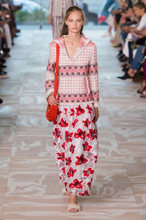 40 Looks From the Tory Burch Spring 2017 Show - Tory Burch Runway Show ...