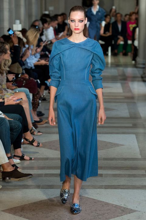 Clothing, Fashion show, Event, Shoulder, Runway, Joint, Fashion model, Dress, Style, Electric blue, 