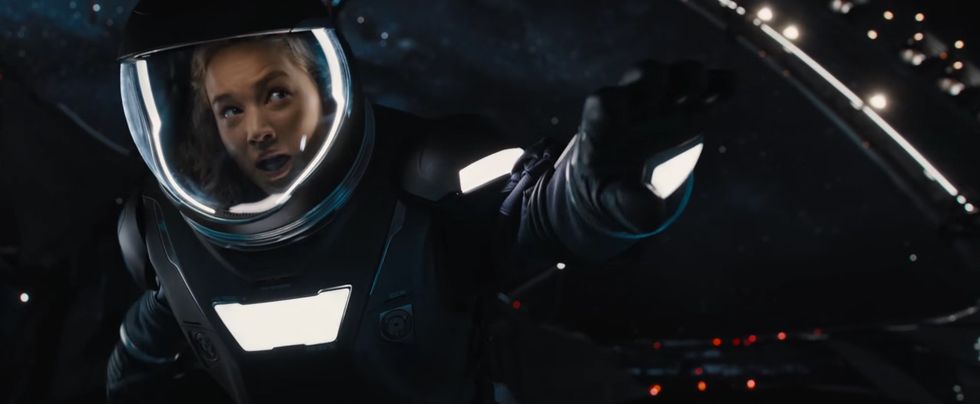 Jennifer Lawrence and Chris Pratt in 'Passengers' First Trailer ...