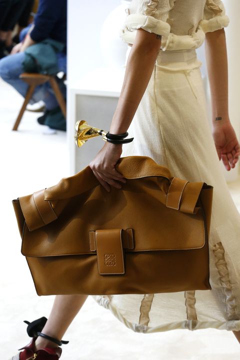 Brown, Textile, Bag, Style, Fashion accessory, Dress, Khaki, Luggage and bags, Tan, Fashion, 