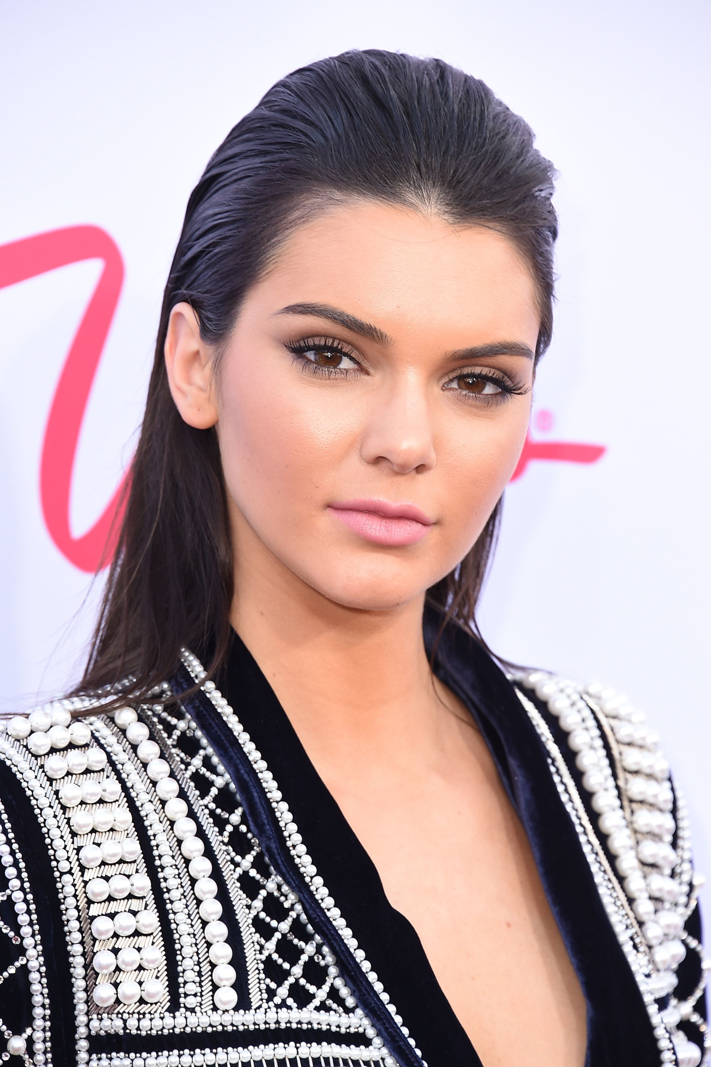 65 Kendall Jenner Hair Looks We Love Kendall Jenner S Hairstyle Evolution