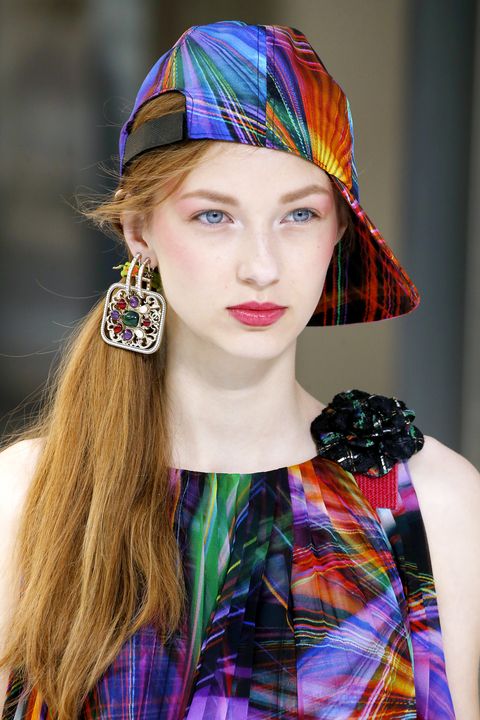 Lip, Textile, Pattern, Plaid, Style, Earrings, Tartan, Headgear, Fashion accessory, Eyelash, 