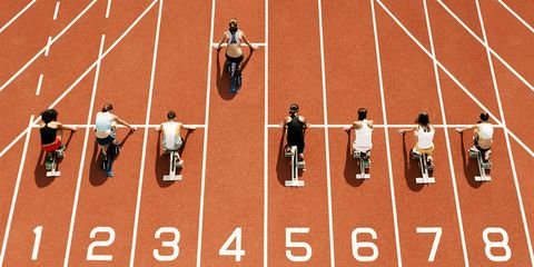 Track and field athletics, Sport venue, Human leg, Playing sports, Line, Athletic shoe, Exercise, Sports, Jumping, Knee, 