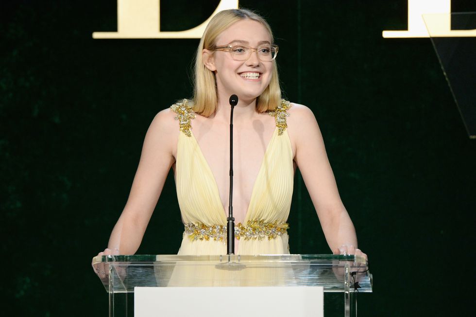 Glasses, Microphone, Tooth, Blond, Podium, Day dress, Singer, 