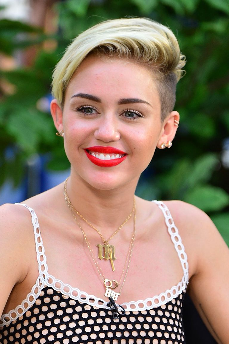 Miley Cyrus' Best Hairstyles of All Time - 59 Miley Cyrus Hair Cuts and ...