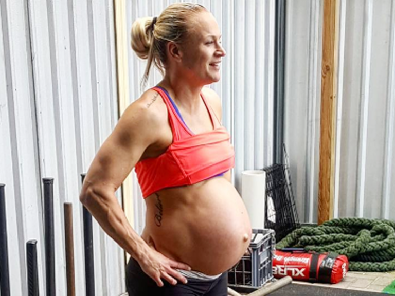 Champion Muay Thai Fighter Does Impressive Workout at 39 Weeks Pregnant -  Caley Reece Workout