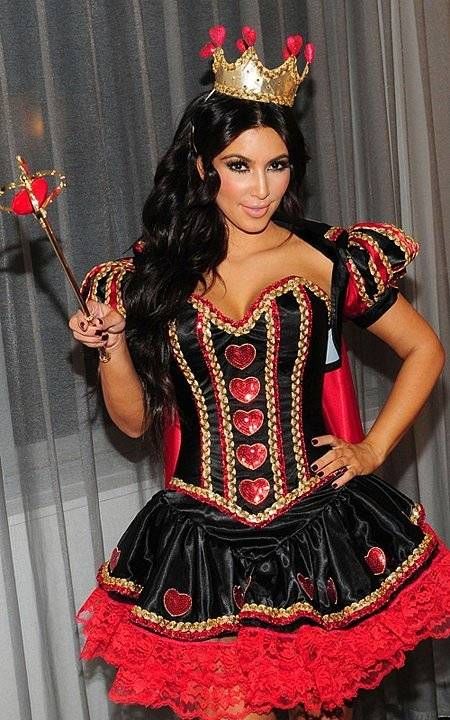 Kim K Jasmine Costume The Best Kardashian Jenner Halloween Costumes Ever All Of Kim And