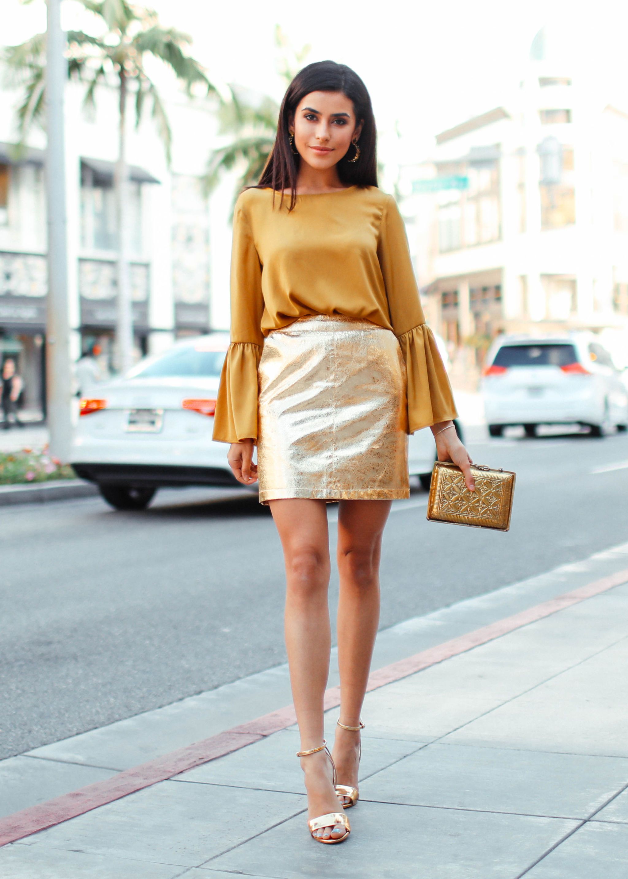 Gold top outlet outfit