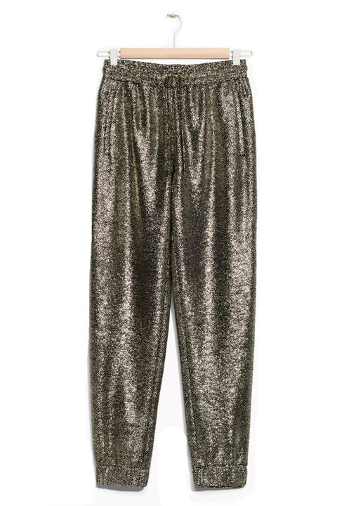 20 Comfy Pant Options for Every Thanksgiving Day Look