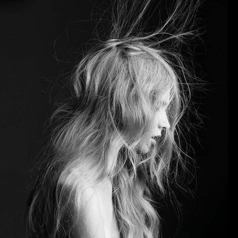 Hairstyle, Style, Darkness, Monochrome, Long hair, Monochrome photography, Blond, Black-and-white, Flash photography, Step cutting, 