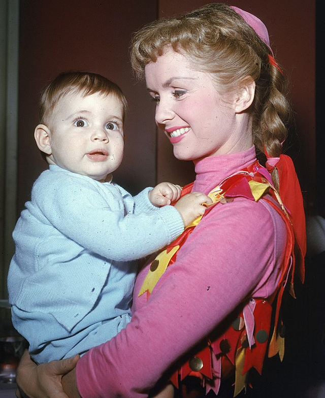 Debbie Reynolds and Carrie Fisher c. 1956