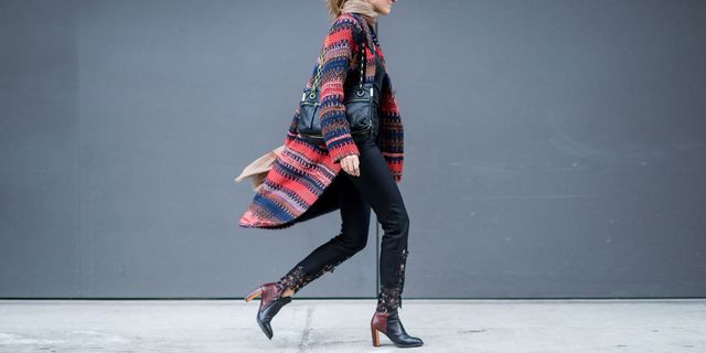 Sleeve, Textile, Plaid, Joint, Outerwear, Tartan, Style, Street fashion, Knee, Pattern, 