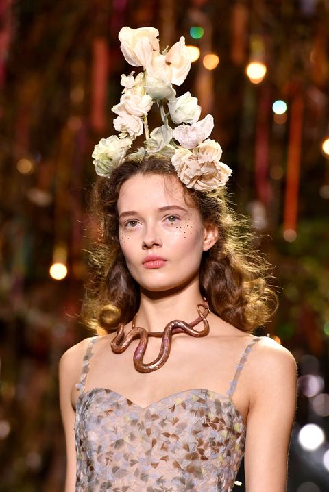 Dior Couture Hairstyles For Spring And Summer 2017 - Flower Crowns At 