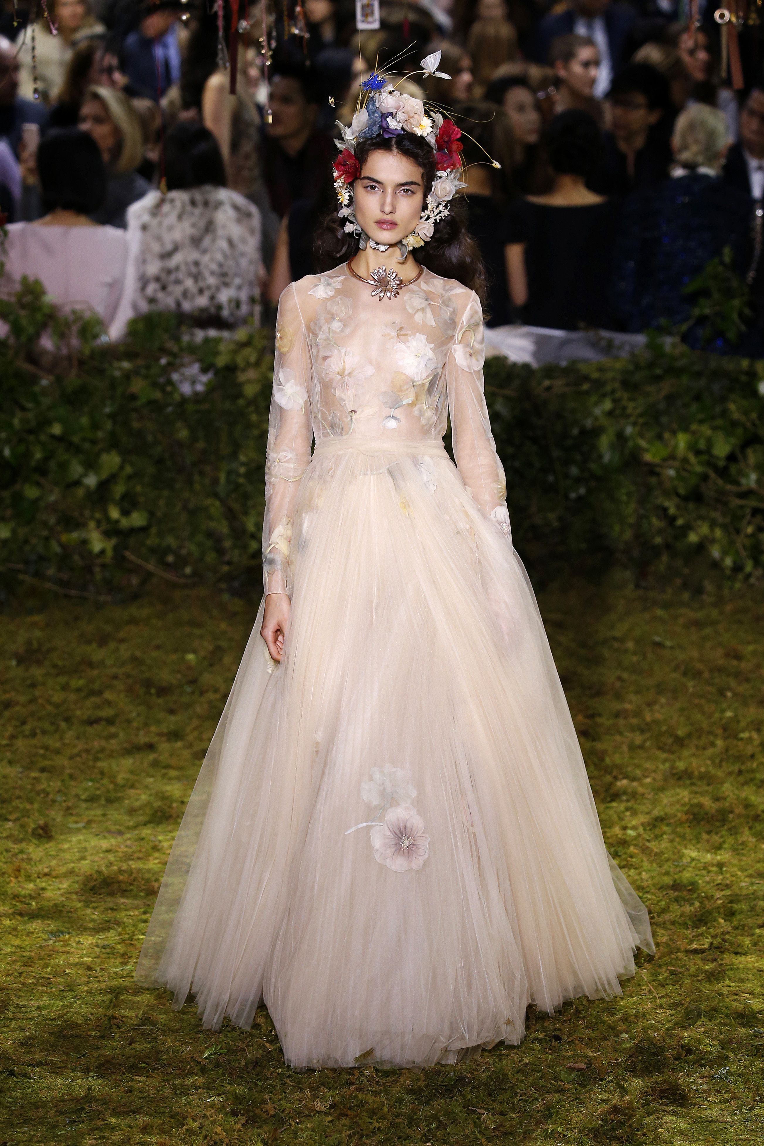 Raf Simons makes Christian Dior travel through history