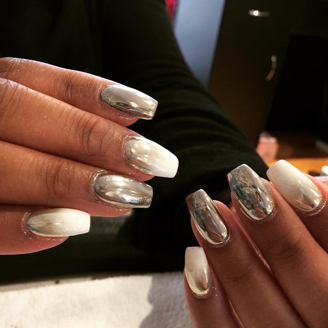 The Metallic Spin On Ombré Nails You'll Want To Try At Your Next Mani  Appointment