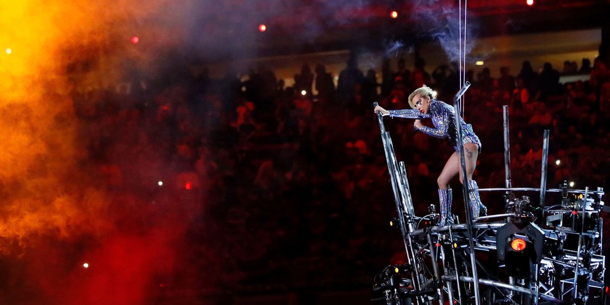 25 Celebrity Tweets About Lady Gaga Halftime Performance at Super Bowl ...