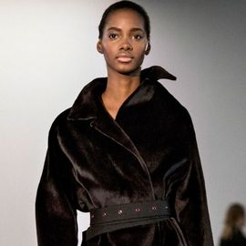 New York Fashion Week Fall/Winter 2017 Runway Shows - All the Looks ...