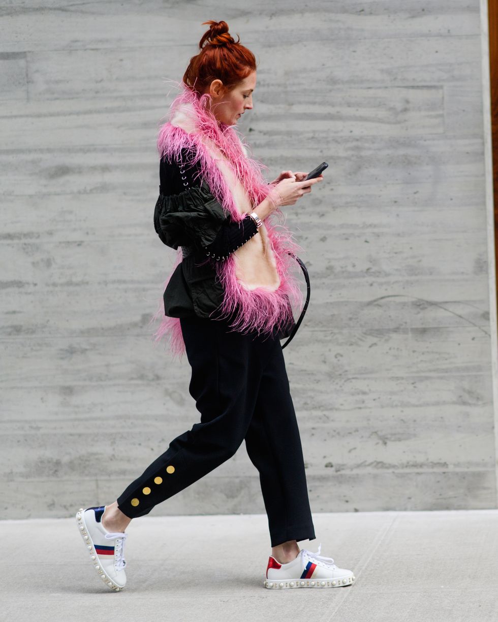 Outerwear, Magenta, Pink, Style, Street fashion, Active pants, Bag, sweatpant, Red hair, Violet, 