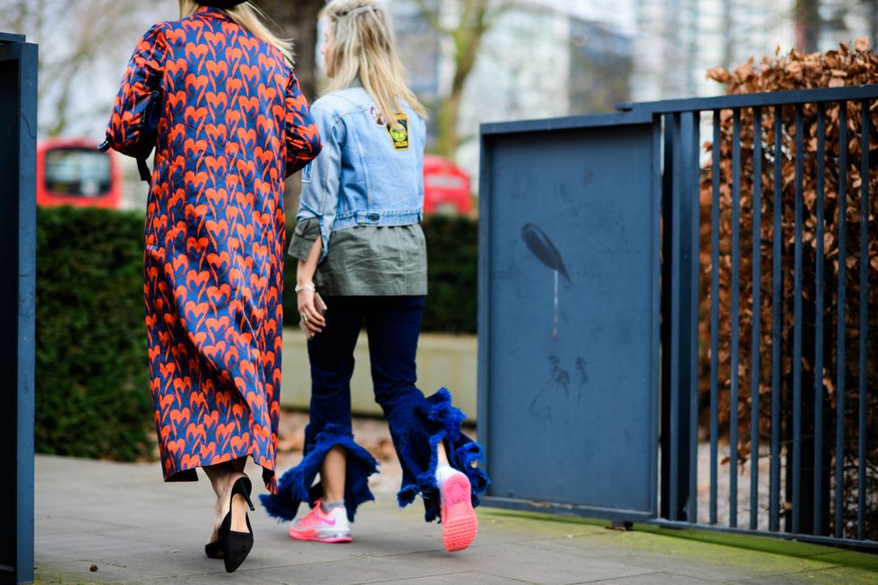 Blue, Trousers, Outerwear, Bag, Style, Street fashion, Electric blue, Sandal, Luggage and bags, Foot, 