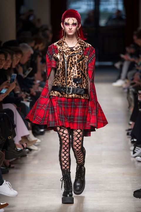 Clothing, Footwear, Fashion show, Pattern, Textile, Plaid, Runway, Outerwear, Red, Style, 
