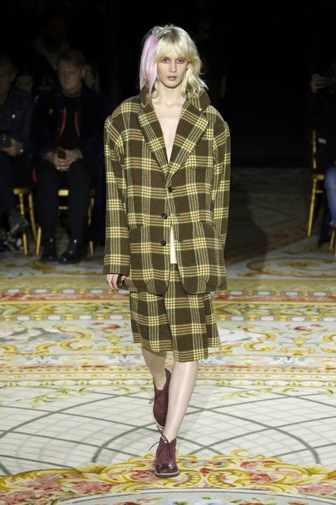 69 Looks From Vivienne Westwood Fall 2017 PFW Show - Vivienne Westwood ...