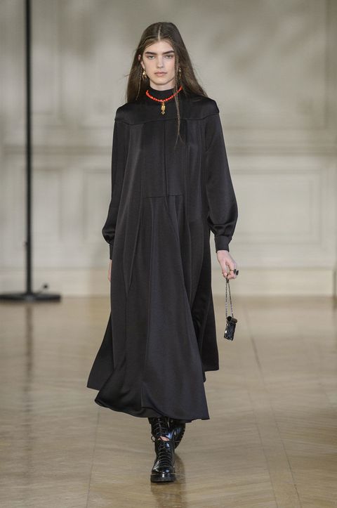 lade som om godkende Mose 61 Looks From Valentino Fall 2017 PFW Show - Valentino Runway at Paris  Fashion Week