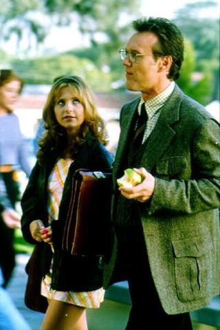 Sarah Michelle Gellar as Buffy and Anthony Stewart Head as Giles in Buffy the Vampire Slayer