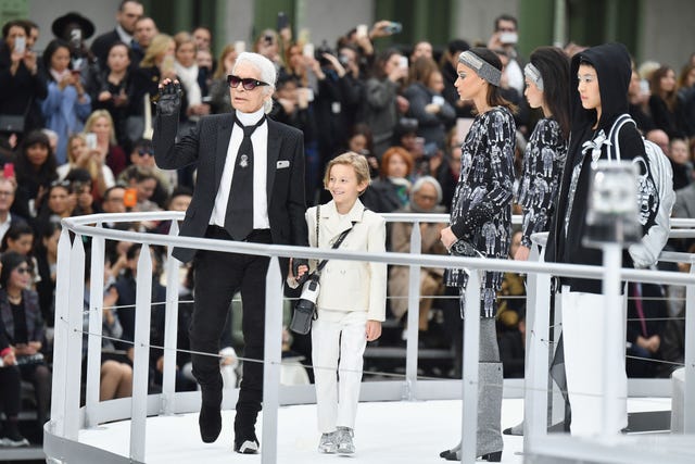 96 Looks From Chanel Fall 2017 PFW Show - Chanel Runway at Paris Fashion  Week