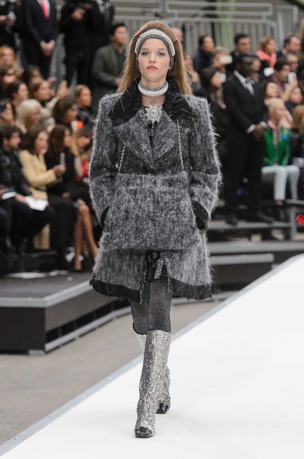 96 Looks From Chanel Fall 2017 PFW Show - Chanel Runway at Paris Fashion  Week