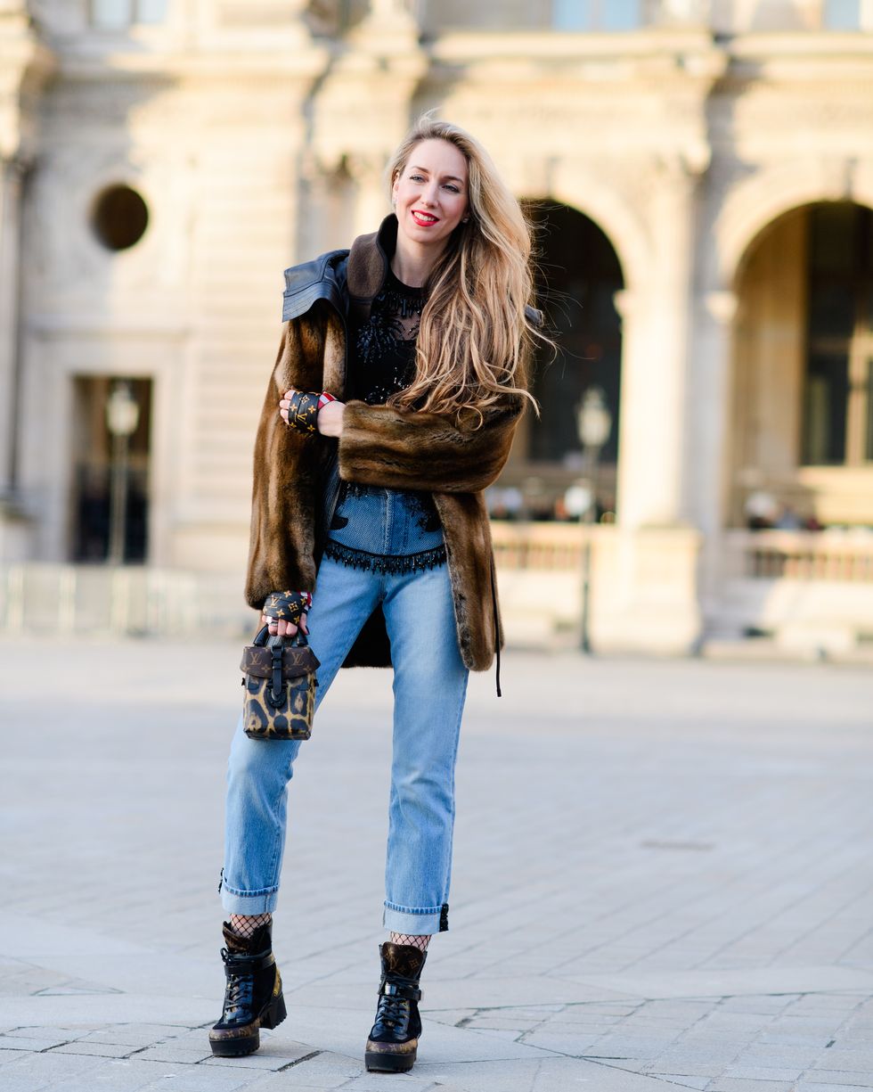 Jeans, Street fashion, Clothing, Denim, Fur, Fashion, Plaid, Beauty, Footwear, Shoulder, 