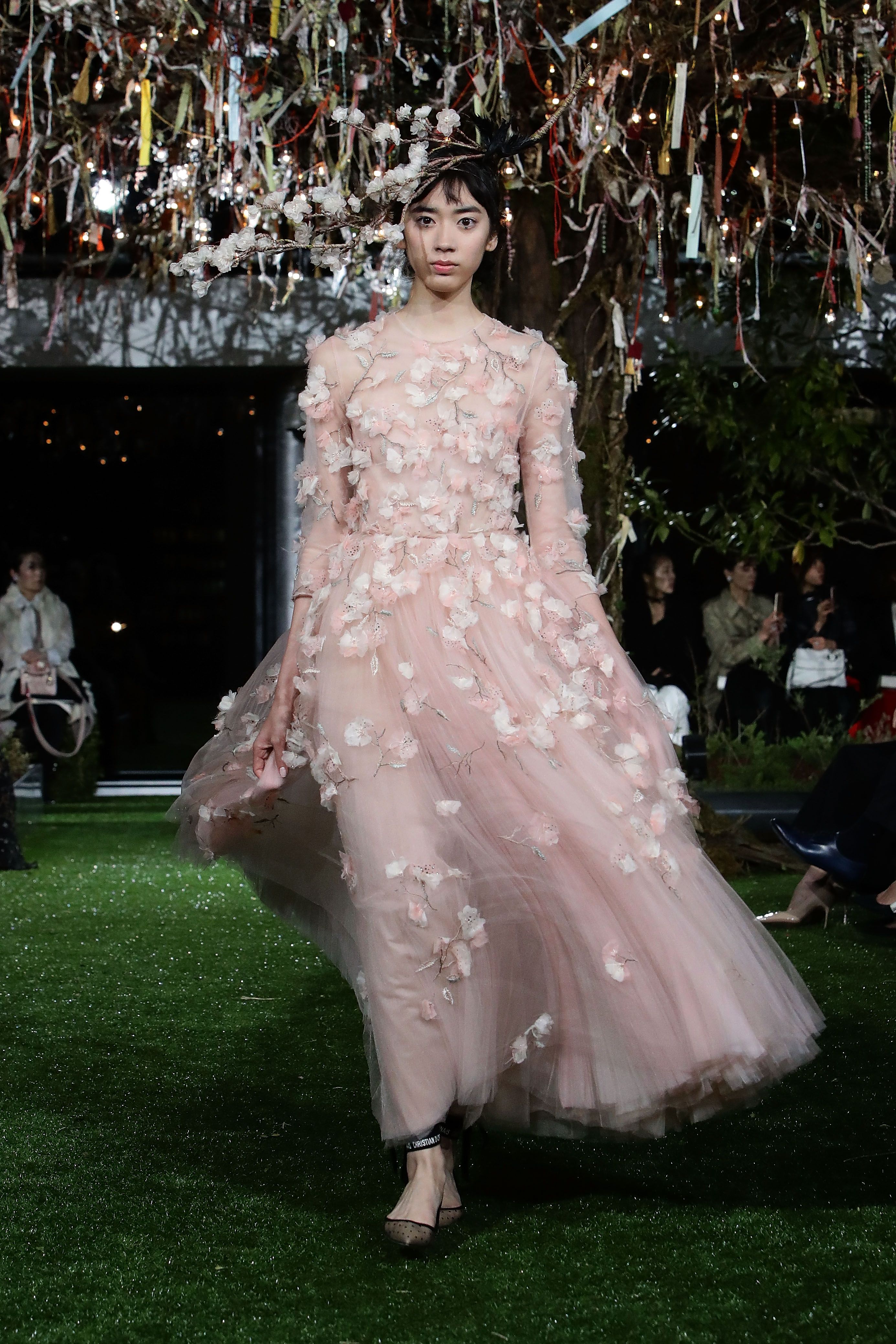 AutumnWinter 20222023 Haute Couture Show  DÉFILÉS HAUTE COUTURE   Womens Fashion  DIOR