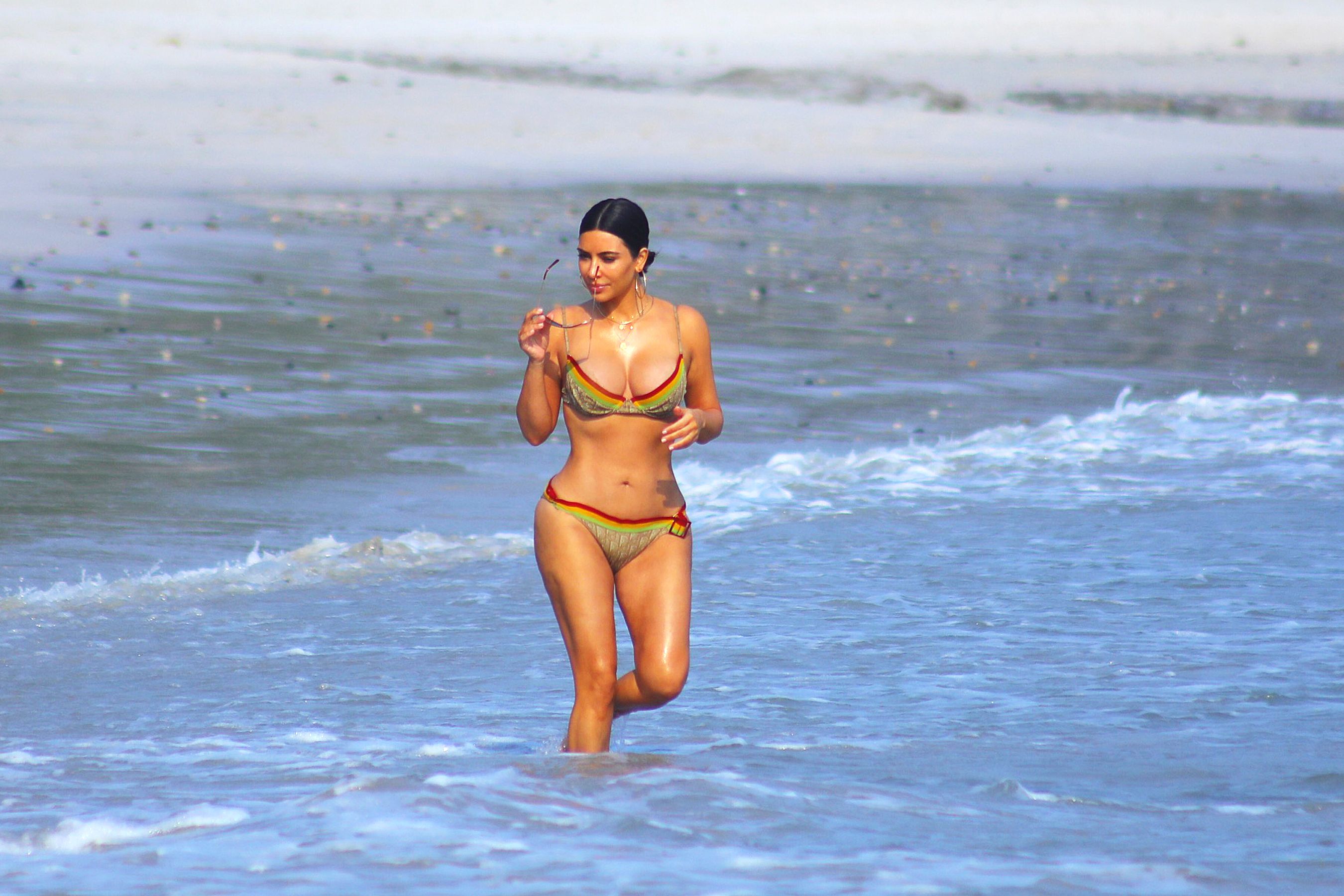 Celebrities On Vacation The Best Of Celebrity Bikini Bodies