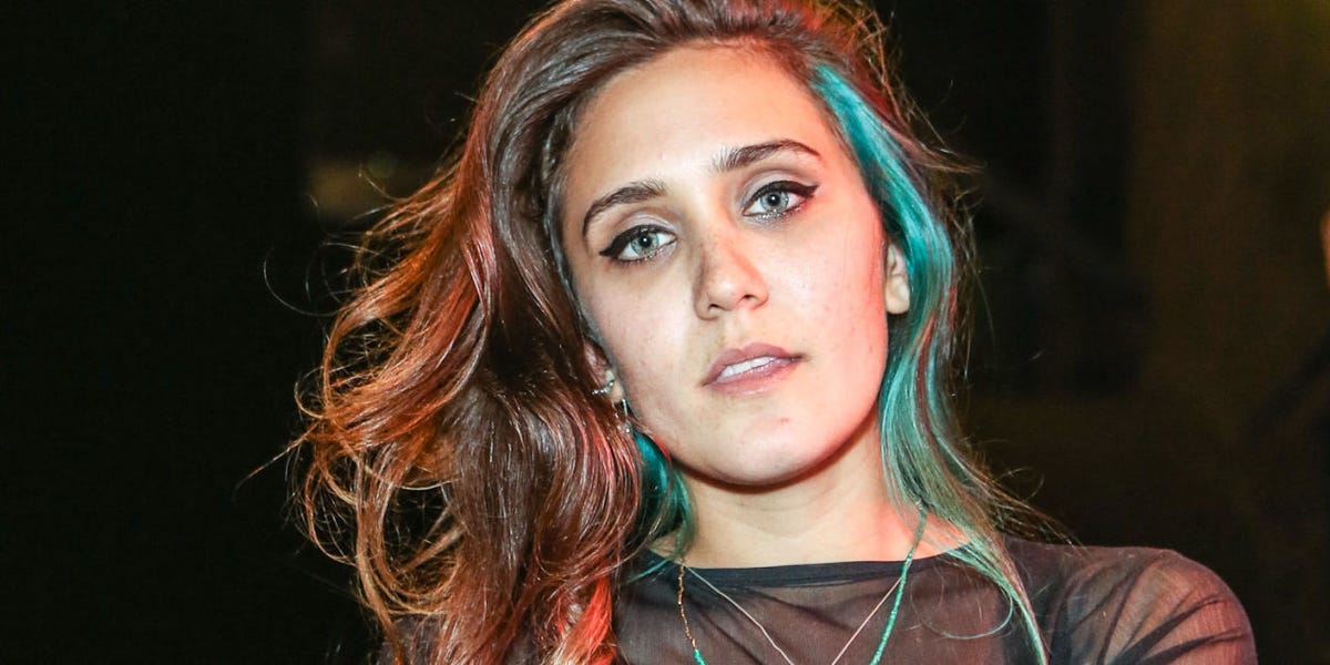 Jesse Jo Stark Is Your Summer Playlist Obsession(03)