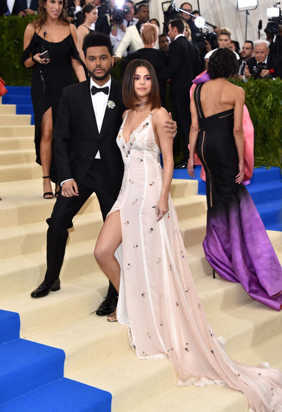 Selena Gomez does date-night dressing as she makes her red carpet