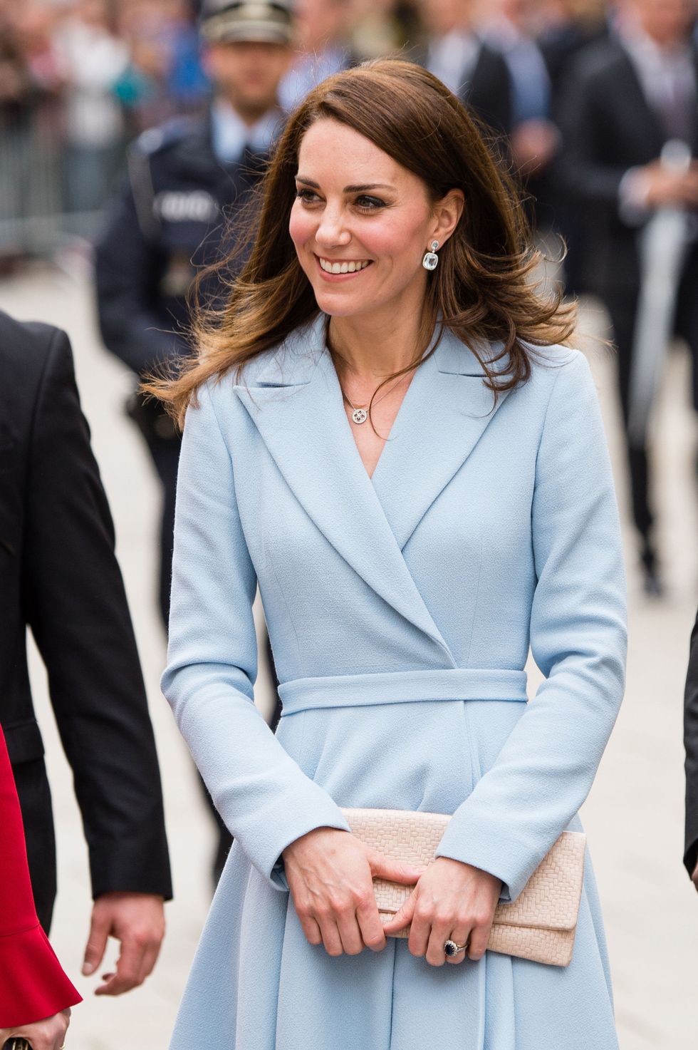 Kate Middleton Breaks Clutch Etiquette Rule in Luxembourg - Royal ...