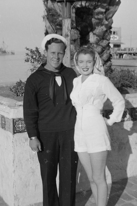 <p>Dougherty and Monroe on Catalina Island, where he was stationed for boot camp. They <a href="http://articles.latimes.com/2005/aug/18/local/me-dougherty18" target="_blank" data-external="true">divorced</a> in 1946.</p>