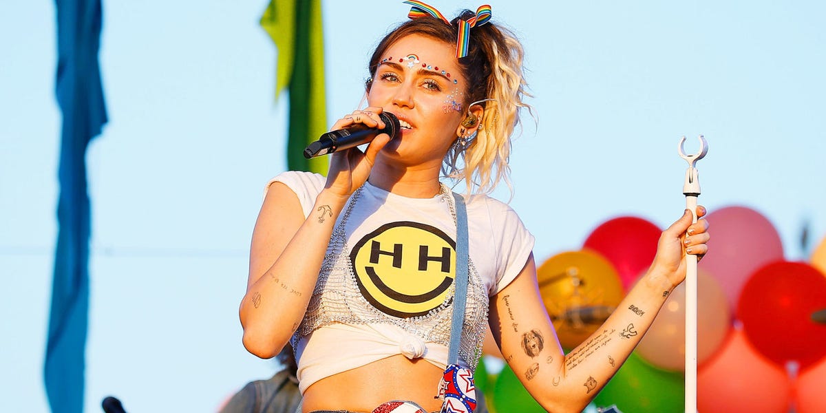 Miley Cyrus Sees Herself As An Ageless Genderless Spirit Miley Cyrus Itv Lorraine Interview