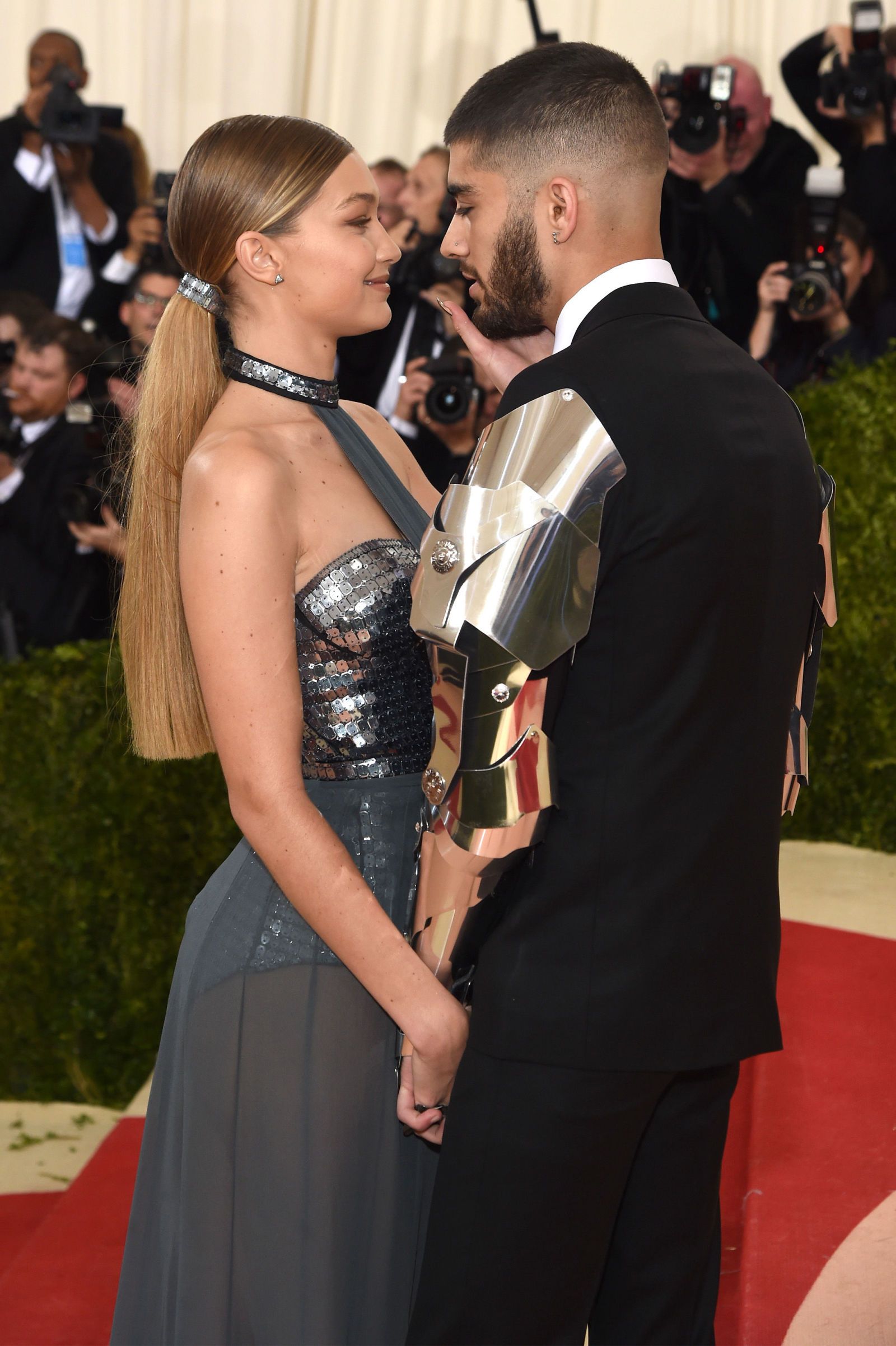 zayn malik and gigi hadid metgala 2016 zayn malik and gigi hadid metgala 2016