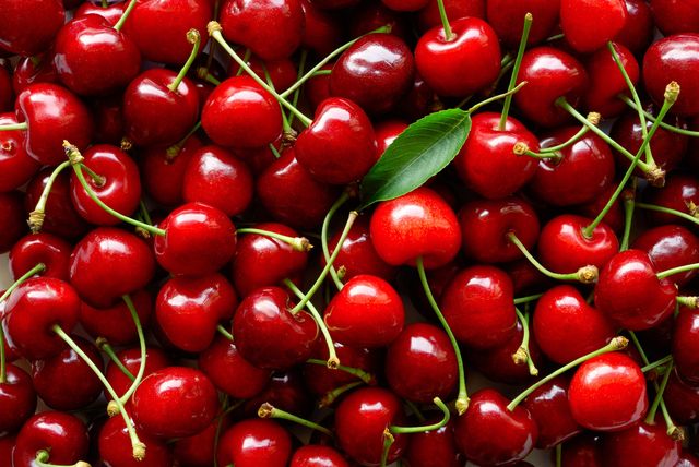 Natural foods, Fruit, Cherry, Plant, Berry, Food, Local food, Cranberry, Chinese hawthorn, Lingonberry, 