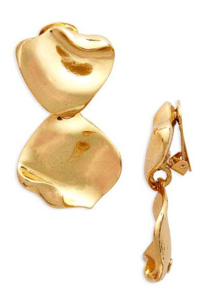 elle-nordstrom-fashion-Oscar-de-la-Renta-Gold-Leaf-Clip-Earrings