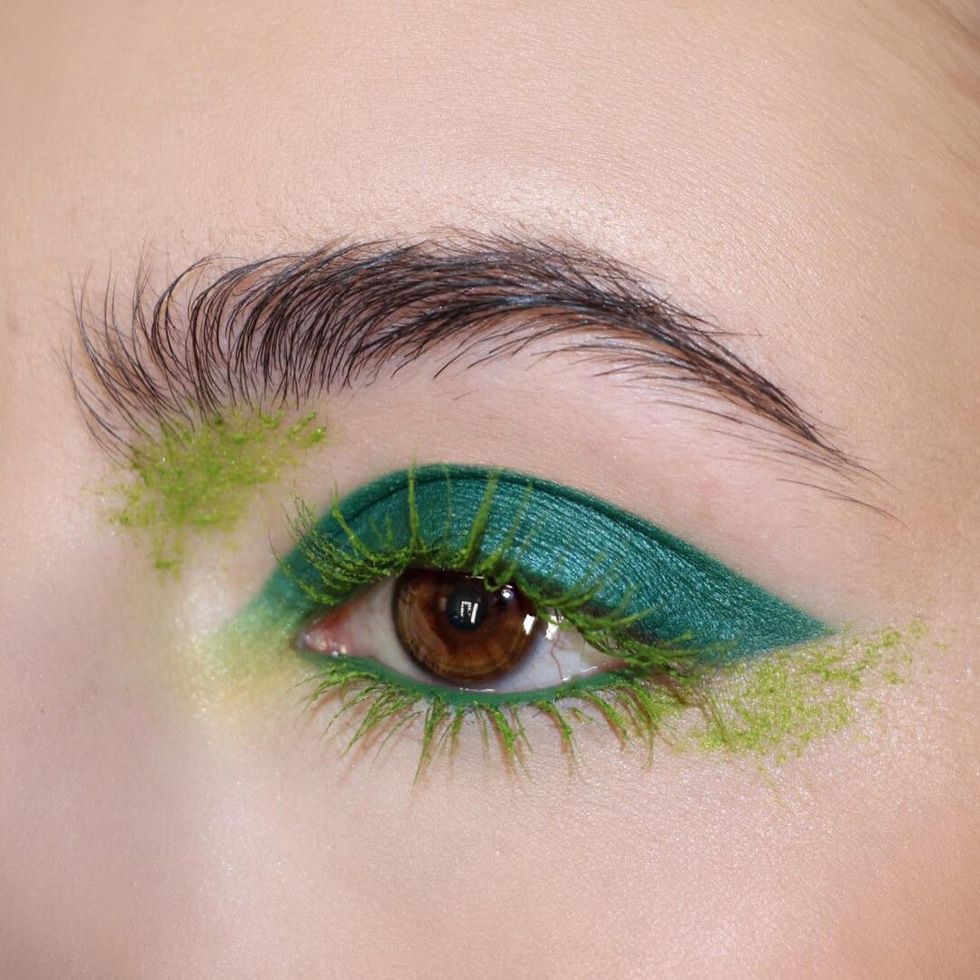 Eyebrow, Green, Eyelash, Eye, Face, Eye shadow, Organ, Iris, Close-up, Skin, 