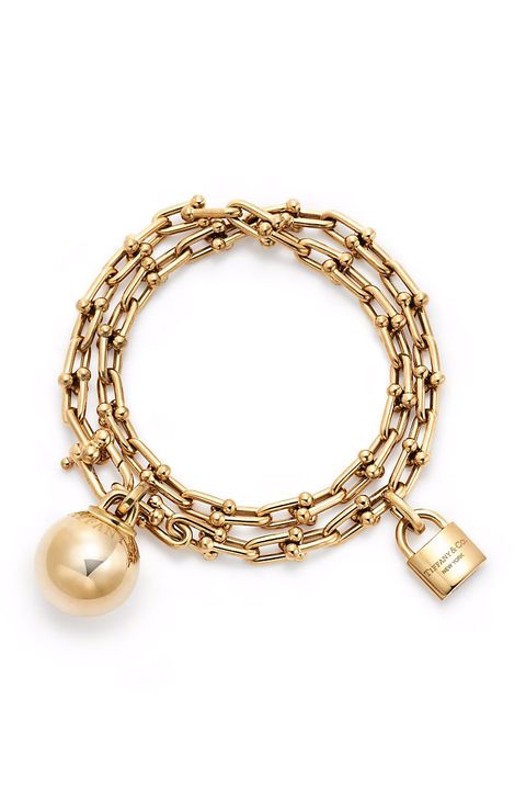 Jewellery, Fashion accessory, Bracelet, Body jewelry, Chain, Pearl, Gold, Necklace, Bangle, Beige, 
