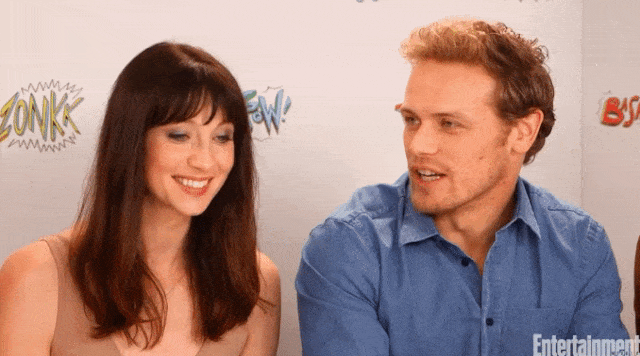 Är Sam och Cait från Outlander dating