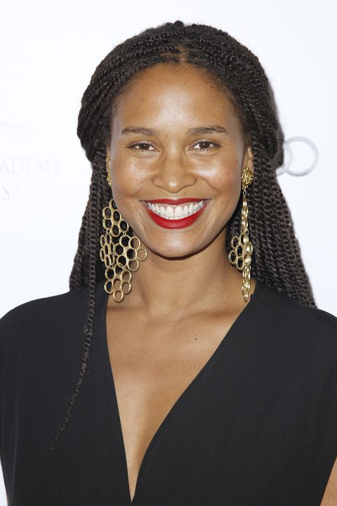 <p>The actress chose&nbsp;Senegalese twists<span class="redactor-invisible-space" data-verified="redactor" data-redactor-tag="span" data-redactor-class="redactor-invisible-space"> in a half updo for the Television Academy Honors back in 2013.</span></p>