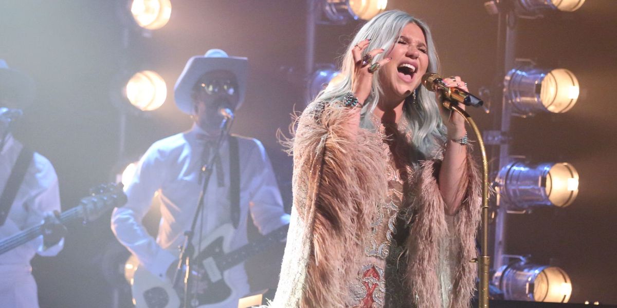 Kesha Performing 