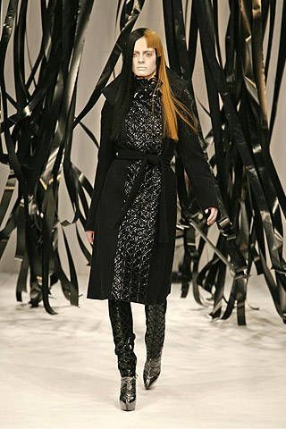 Gareth Pugh Fall 2007 Ready&#45;to&#45;wear Collections &#45; 001