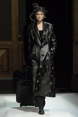 Yohji Yamamoto Fall 2007 Ready&#45;to&#45;wear Collections &#45; 001